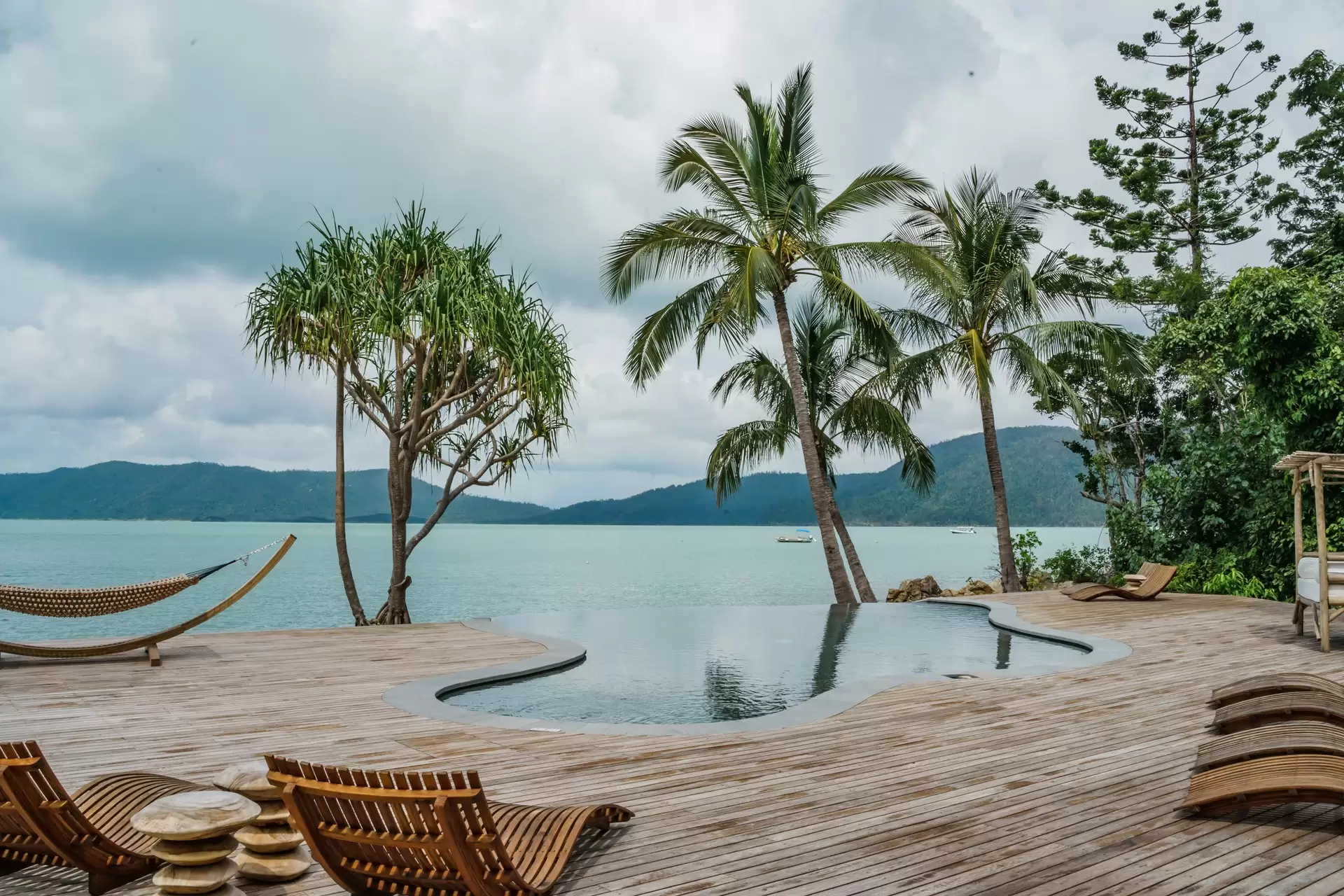 1 Island Drive, Long Island Sold by Queensland Sotheby's International Realty - image 1