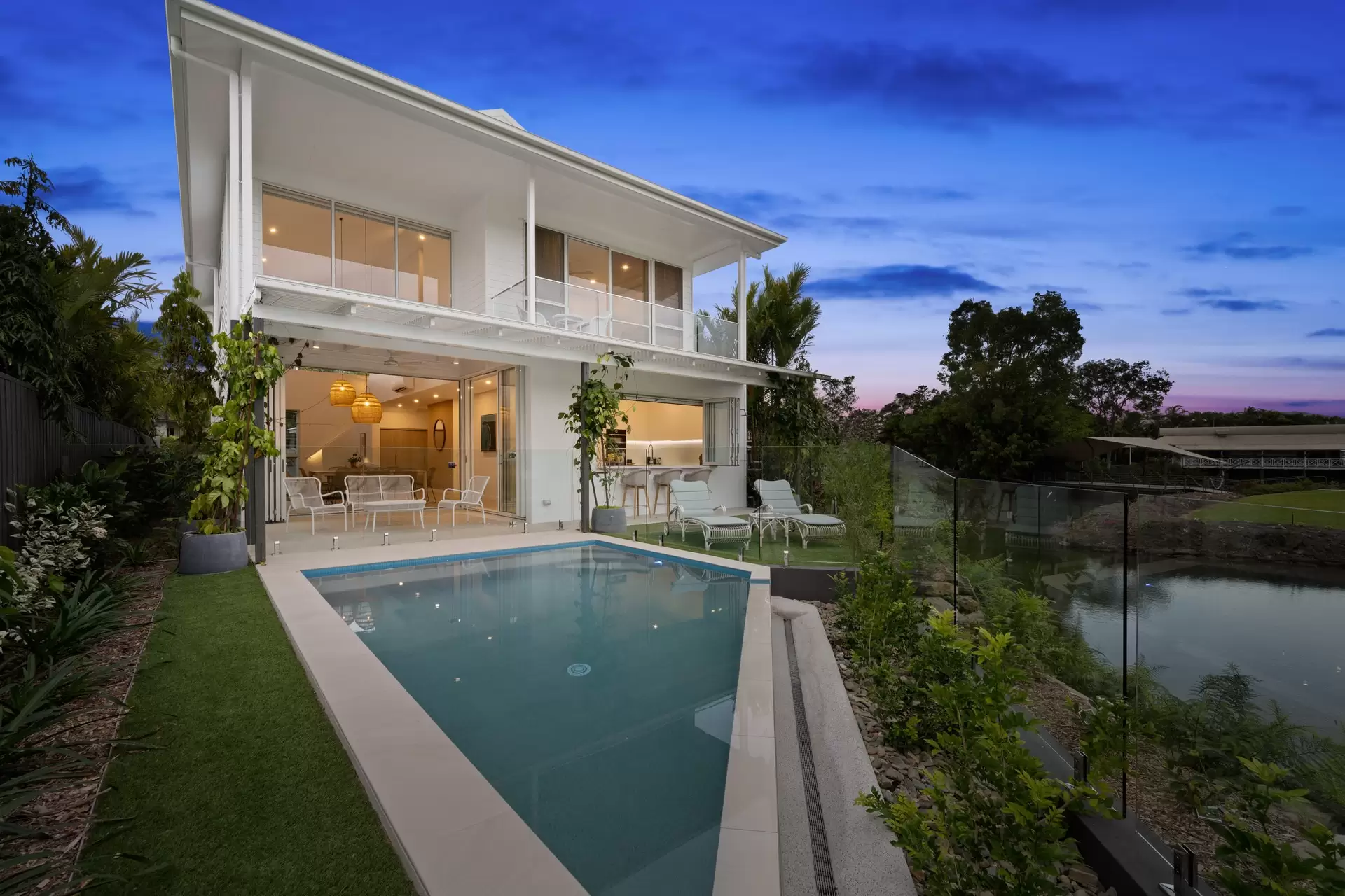 8/4-10 Escape Street, Port Douglas Sold by  - image 1
