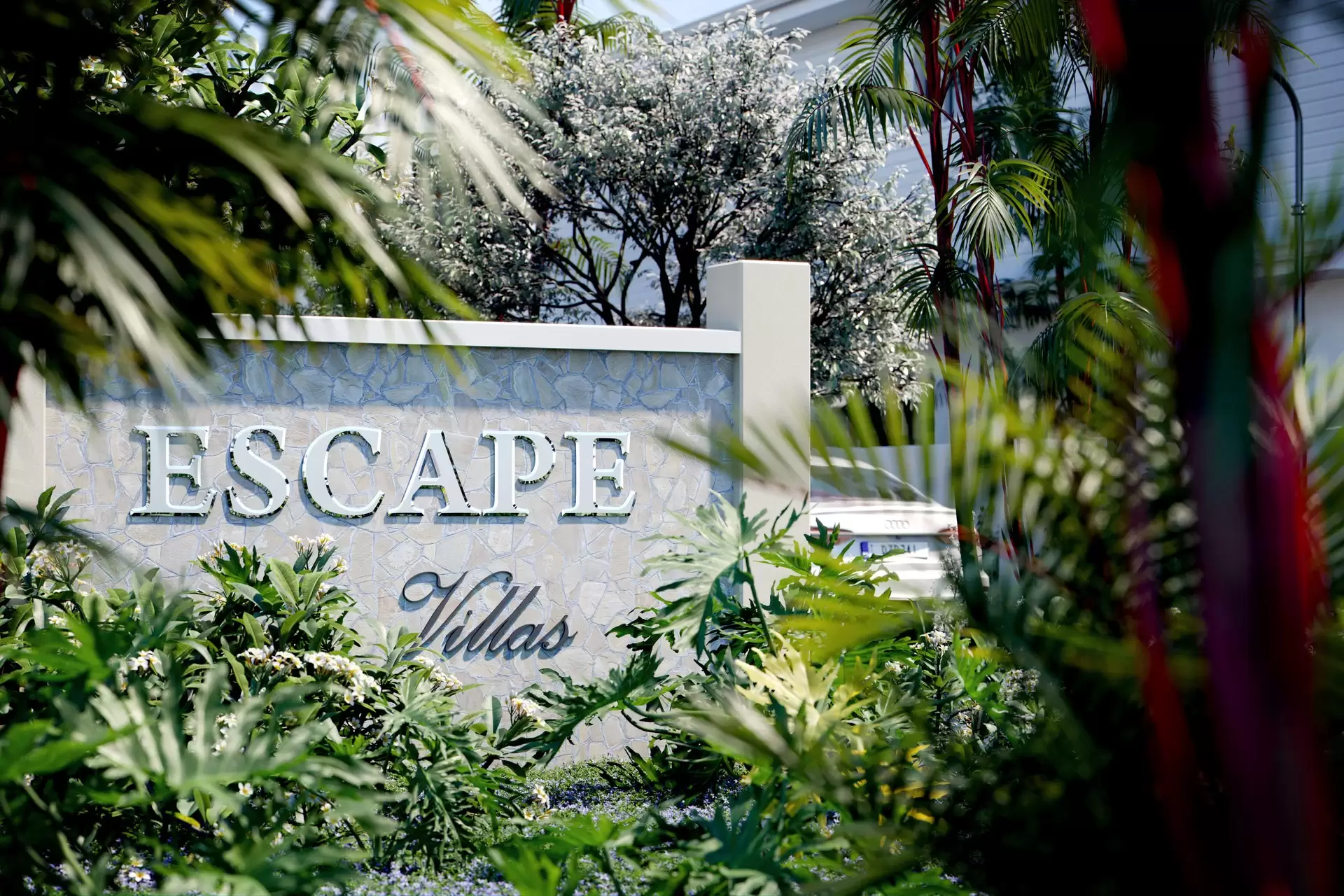 8/4-10 Escape Street, Port Douglas Sold by  - image 1