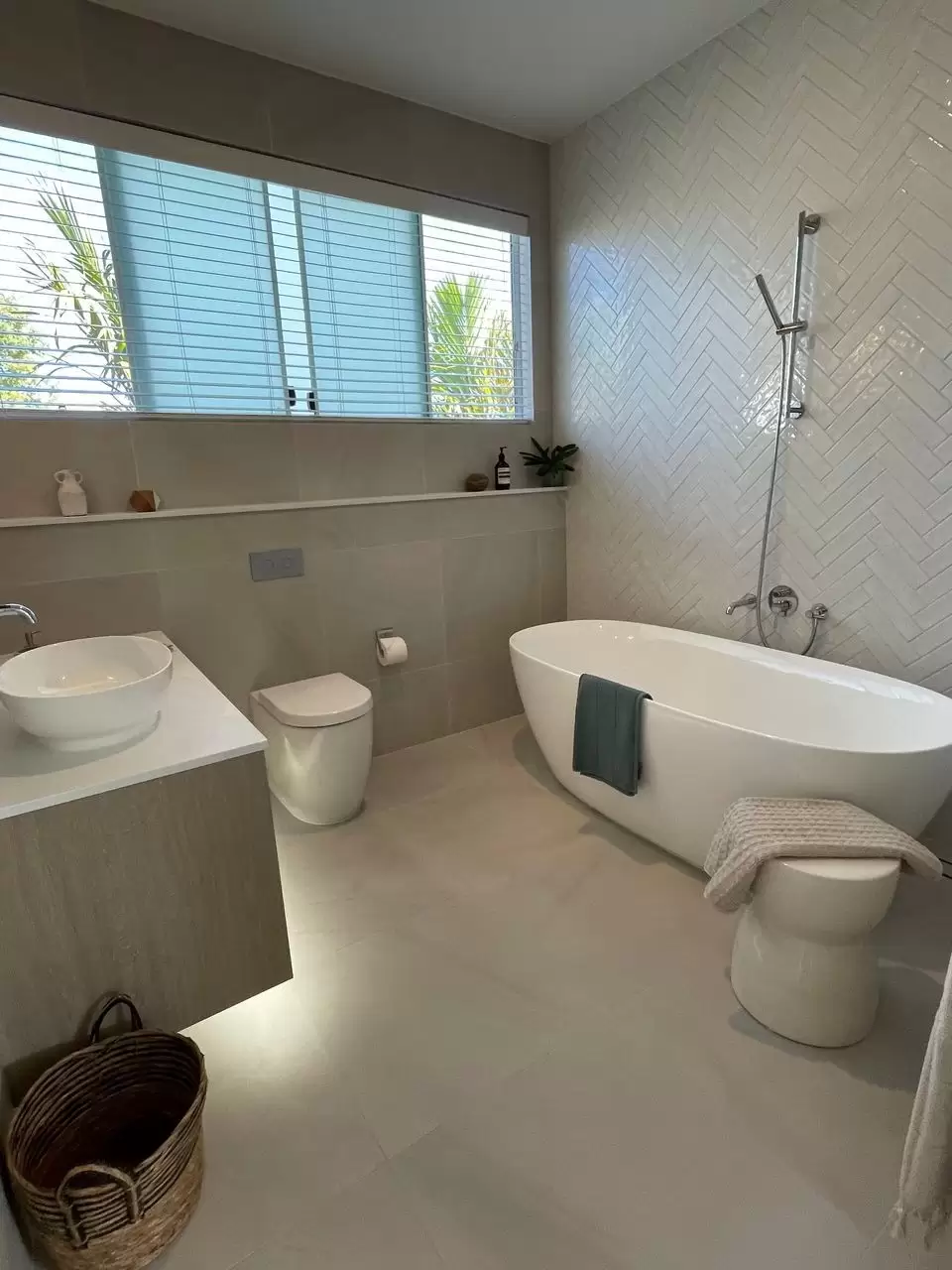10/4-10 Escape Street, Port Douglas Sold by Queensland Sotheby's International Realty - image 1