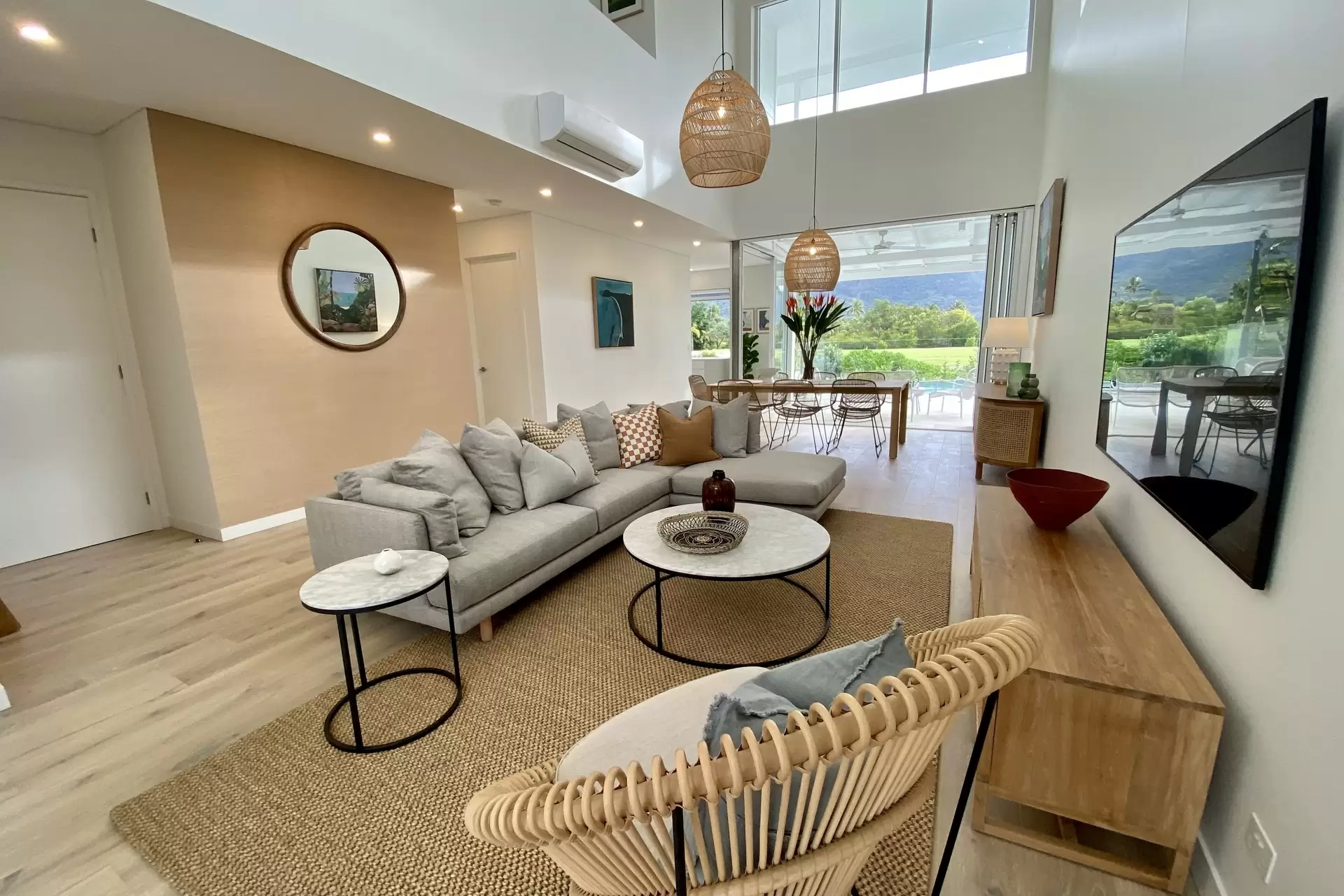 10/4-10 Escape Street, Port Douglas Sold by  - image 1