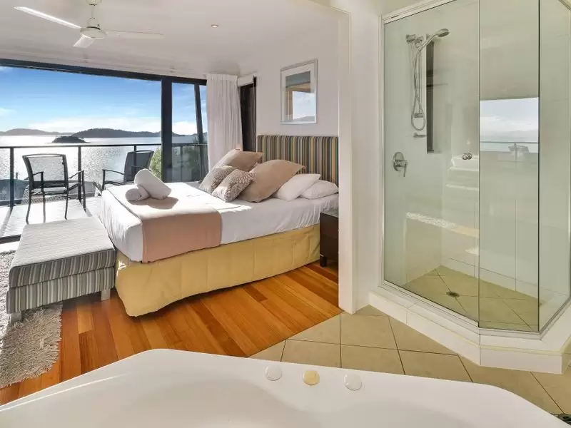 32/5 Acacia Drive, Hamilton Island Sold by Queensland Sotheby's International Realty - image 1