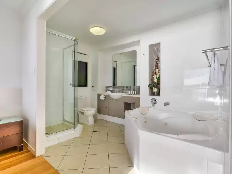 32/5 Acacia Drive, Hamilton Island Sold by Queensland Sotheby's International Realty - image 1