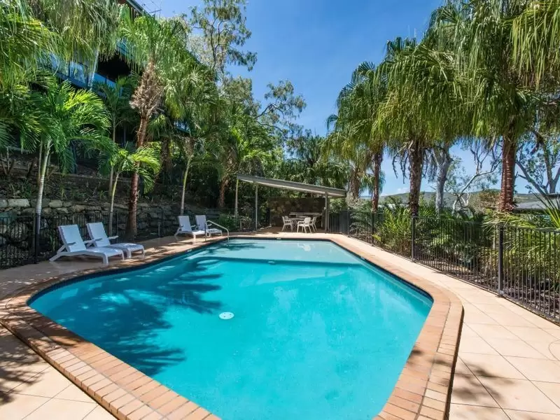 32/5 Acacia Drive, Hamilton Island Sold by Queensland Sotheby's International Realty - image 1