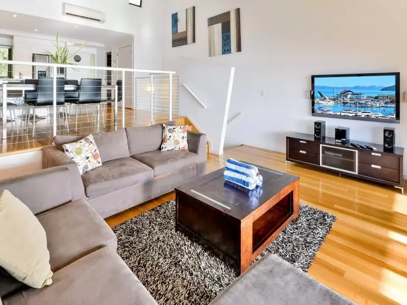 32/5 Acacia Drive, Hamilton Island Sold by Queensland Sotheby's International Realty - image 1