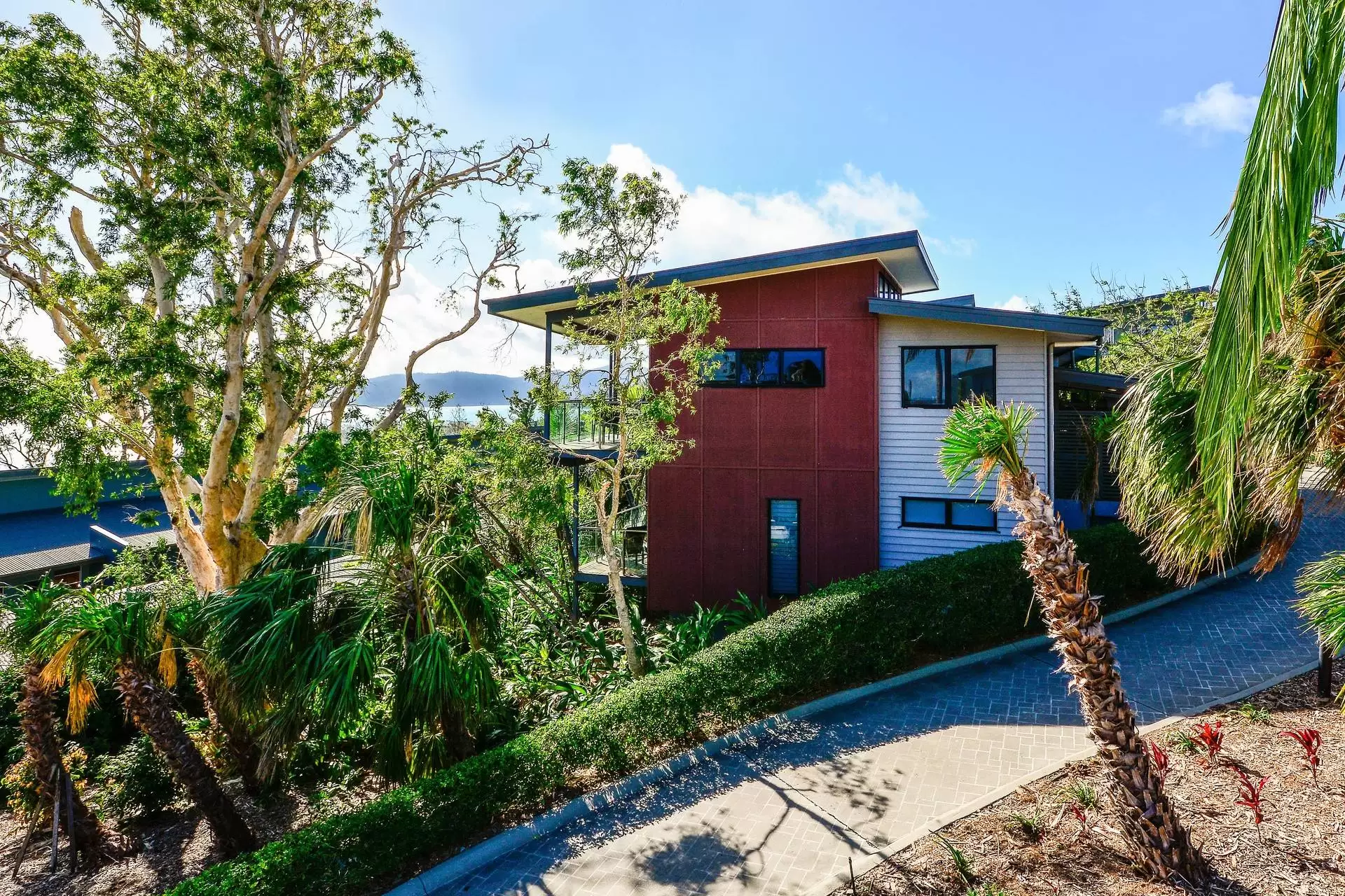 8/1 Banksia Court, Hamilton Island Sold by Queensland Sotheby's International Realty - image 1