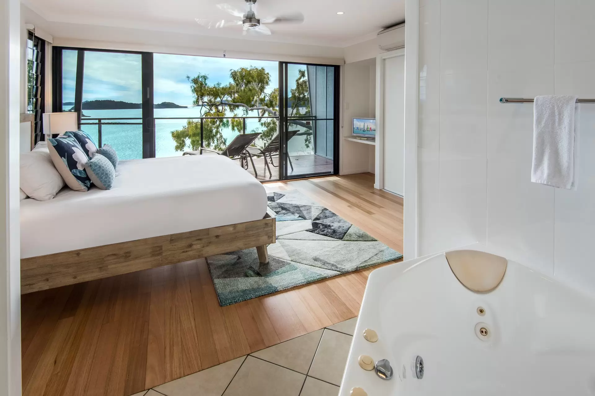 13/5 Acacia Drive, Hamilton Island Sold by Queensland Sotheby's International Realty - image 1