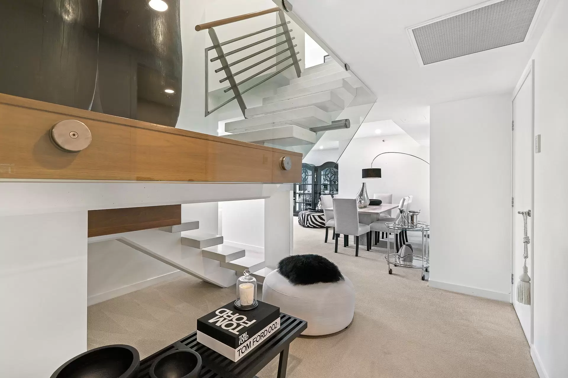 2002/1 Lennie Avenue, Main Beach Sold by Queensland Sotheby's International Realty - image 1