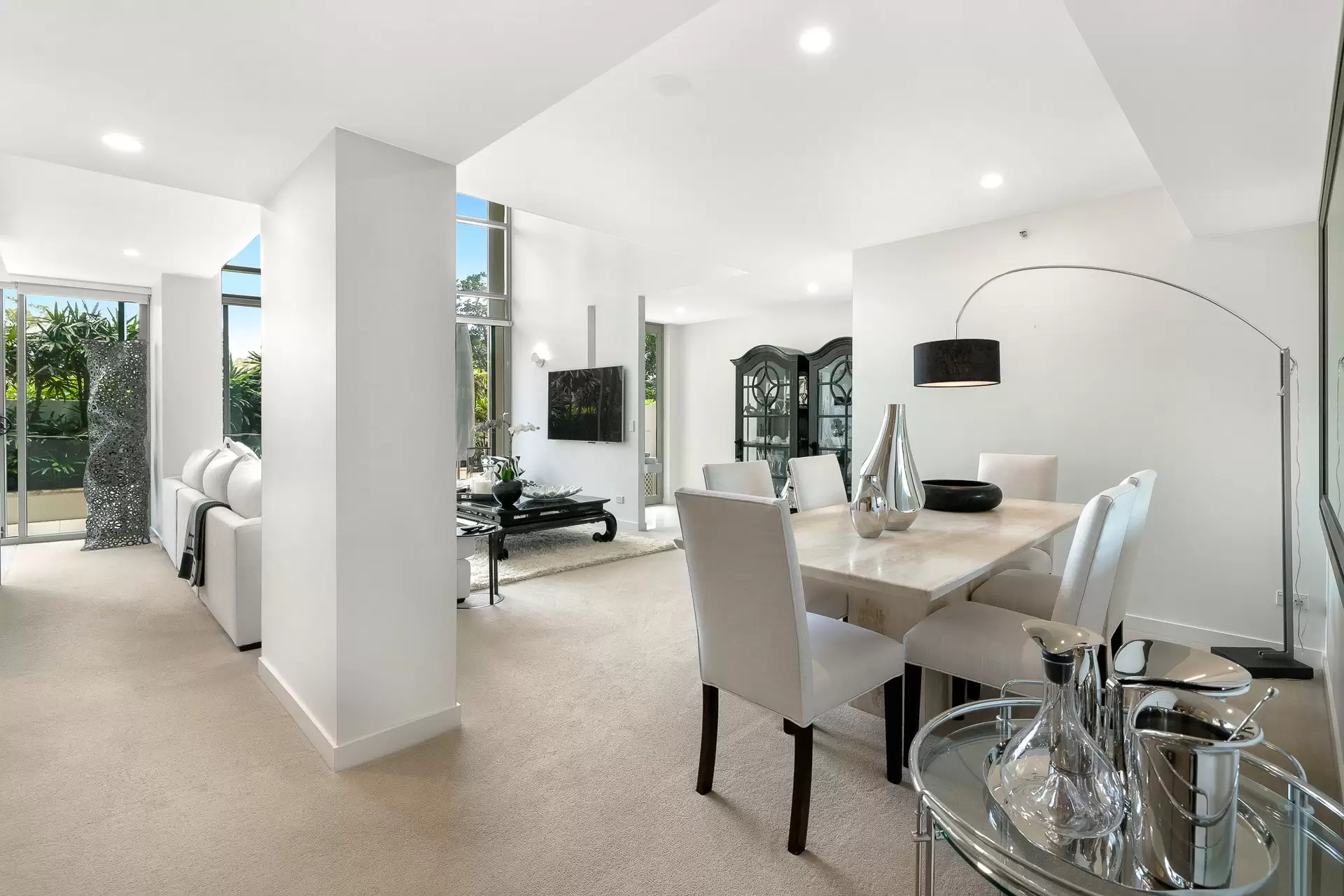 2002/1 Lennie Avenue, Main Beach Sold by Queensland Sotheby's International Realty - image 1