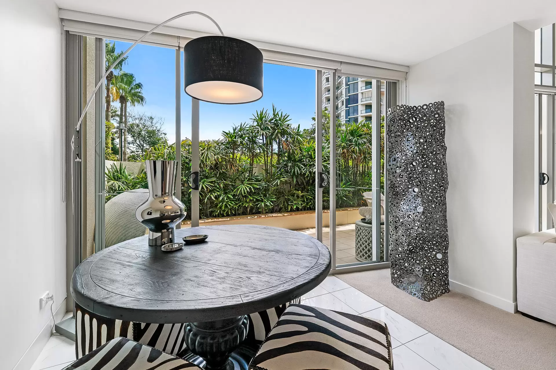 2002/1 Lennie Avenue, Main Beach Sold by Queensland Sotheby's International Realty - image 1