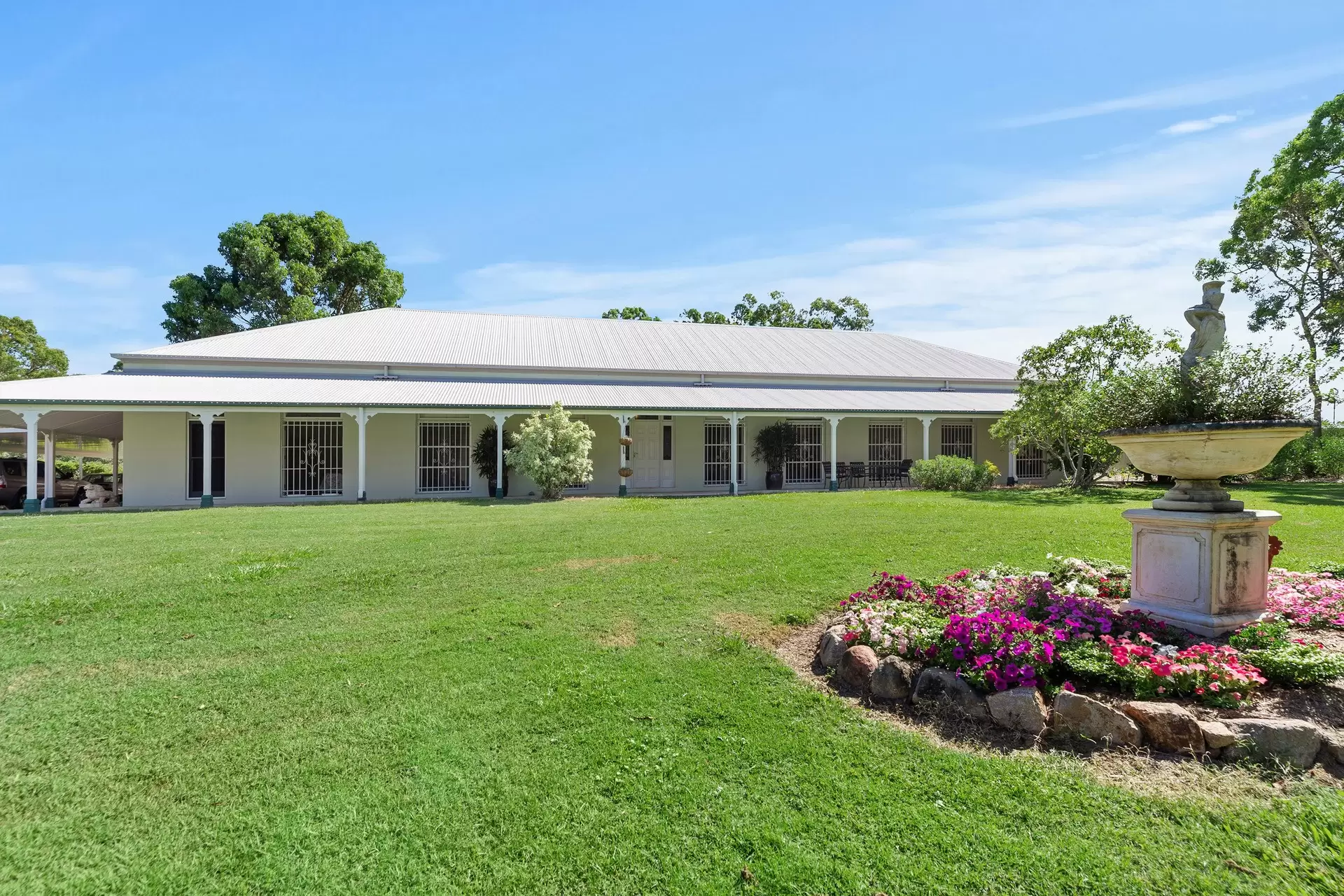 511 Boston Road, Chandler Sold by Queensland Sotheby's International Realty - image 1
