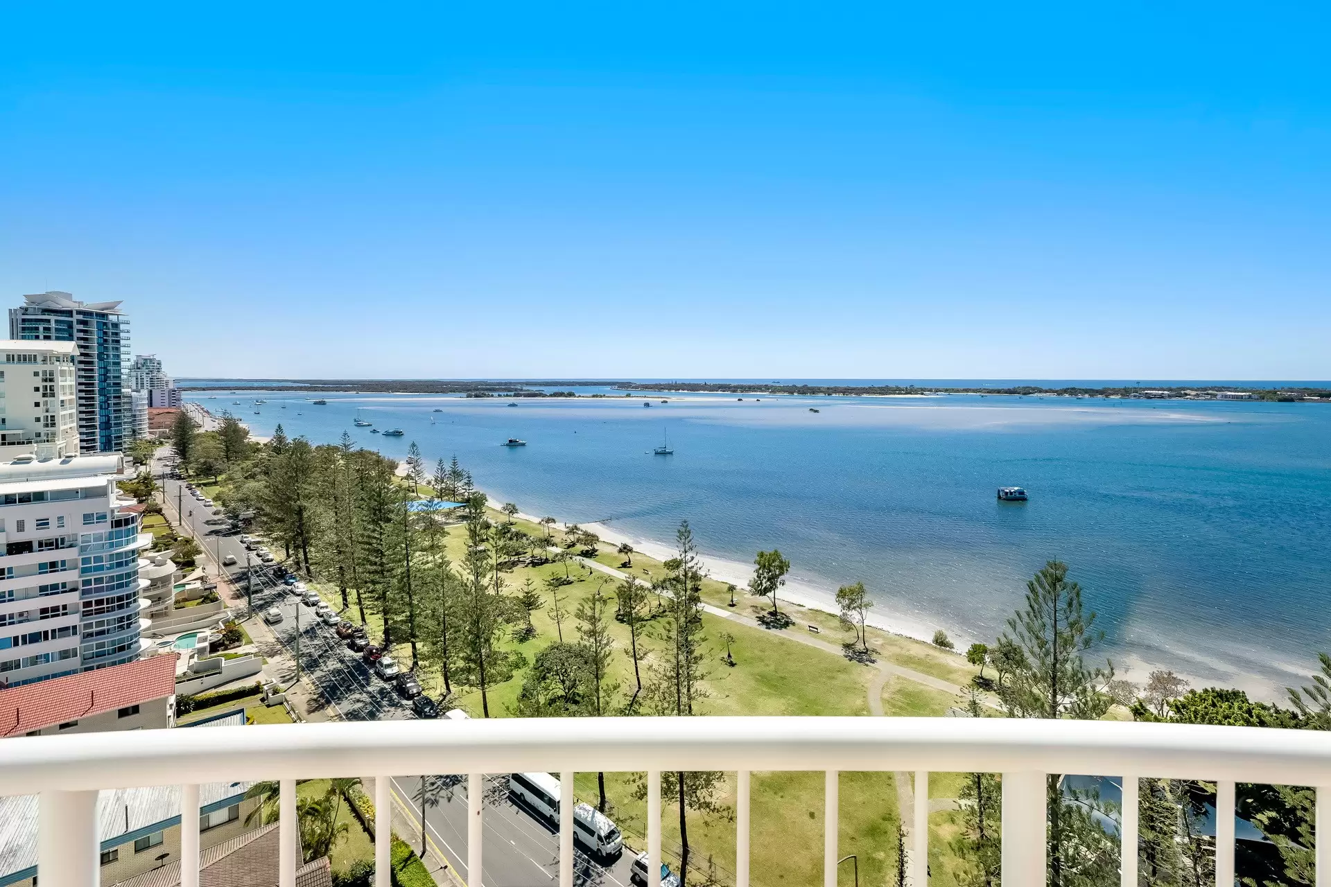 1401/182 Marine Parade, Labrador Sold by Queensland Sotheby's International Realty - image 1
