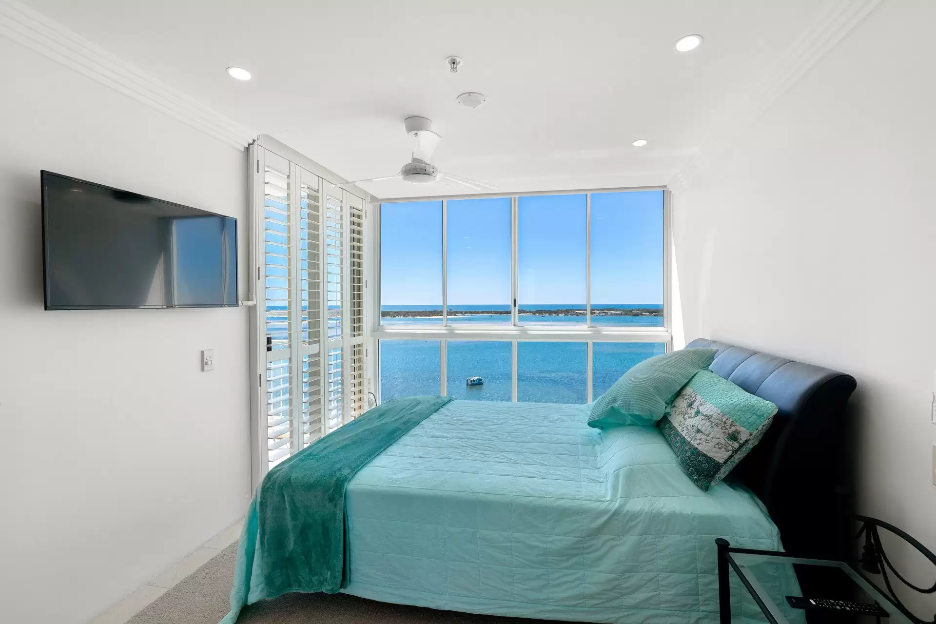 1401/182 Marine Parade, Labrador Sold by Queensland Sotheby's International Realty - image 1
