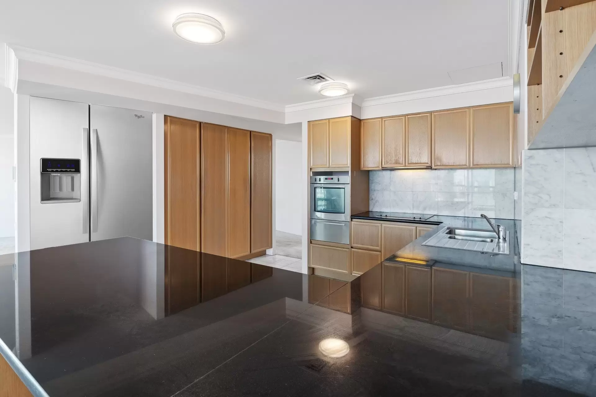 A21-2/75 Brighton Parade, Southport Sold by Queensland Sotheby's International Realty - image 1