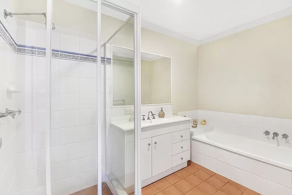 31/2 Concord Circuit, Robina Sold by  - image 1
