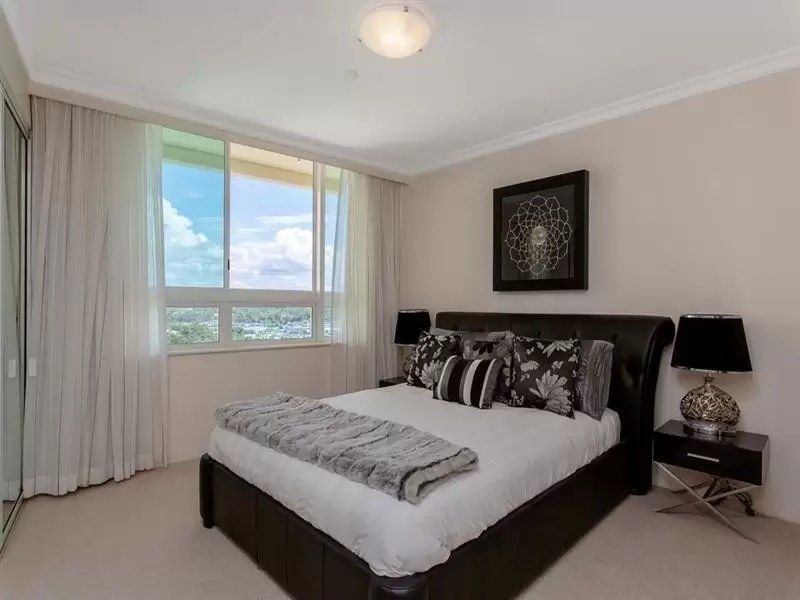 B19-4/75 Brighton Parade, Southport Sold by Queensland Sotheby's International Realty - image 1