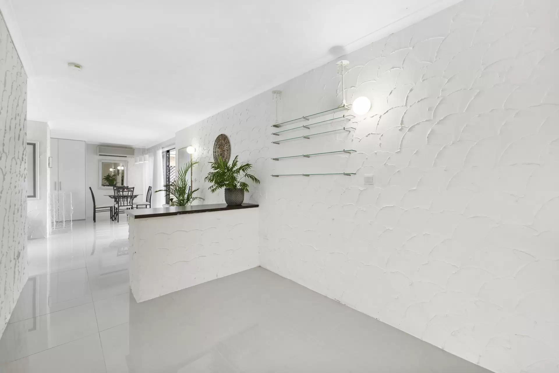 4/21 Sunset Boulevard, Surfers Paradise Sold by  - image 1