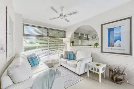 4/21 Sunset Boulevard, Surfers Paradise Sold by 