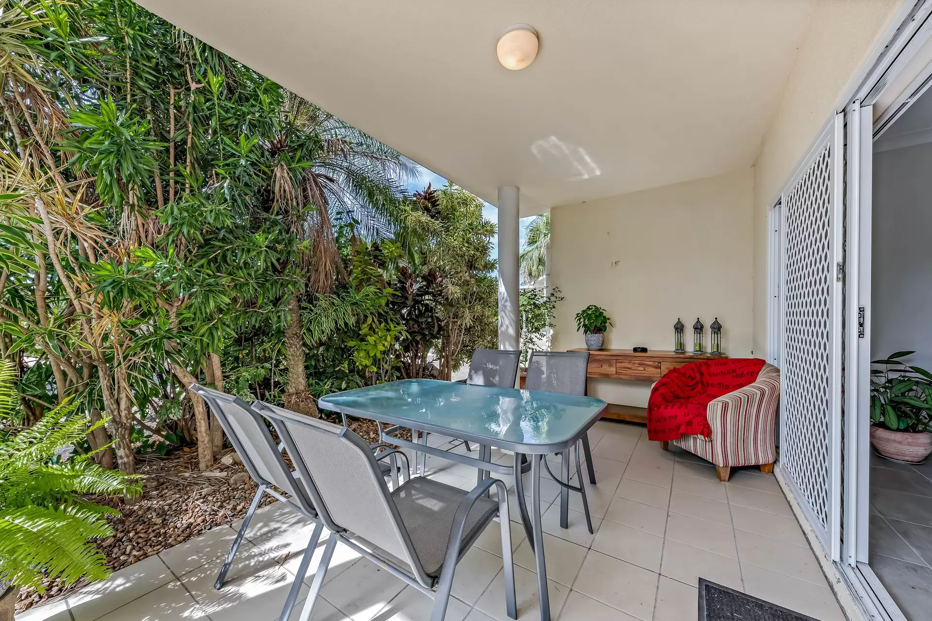 28/24 Pandanus Drive, Cannonvale Sold by Queensland Sotheby's International Realty - image 1