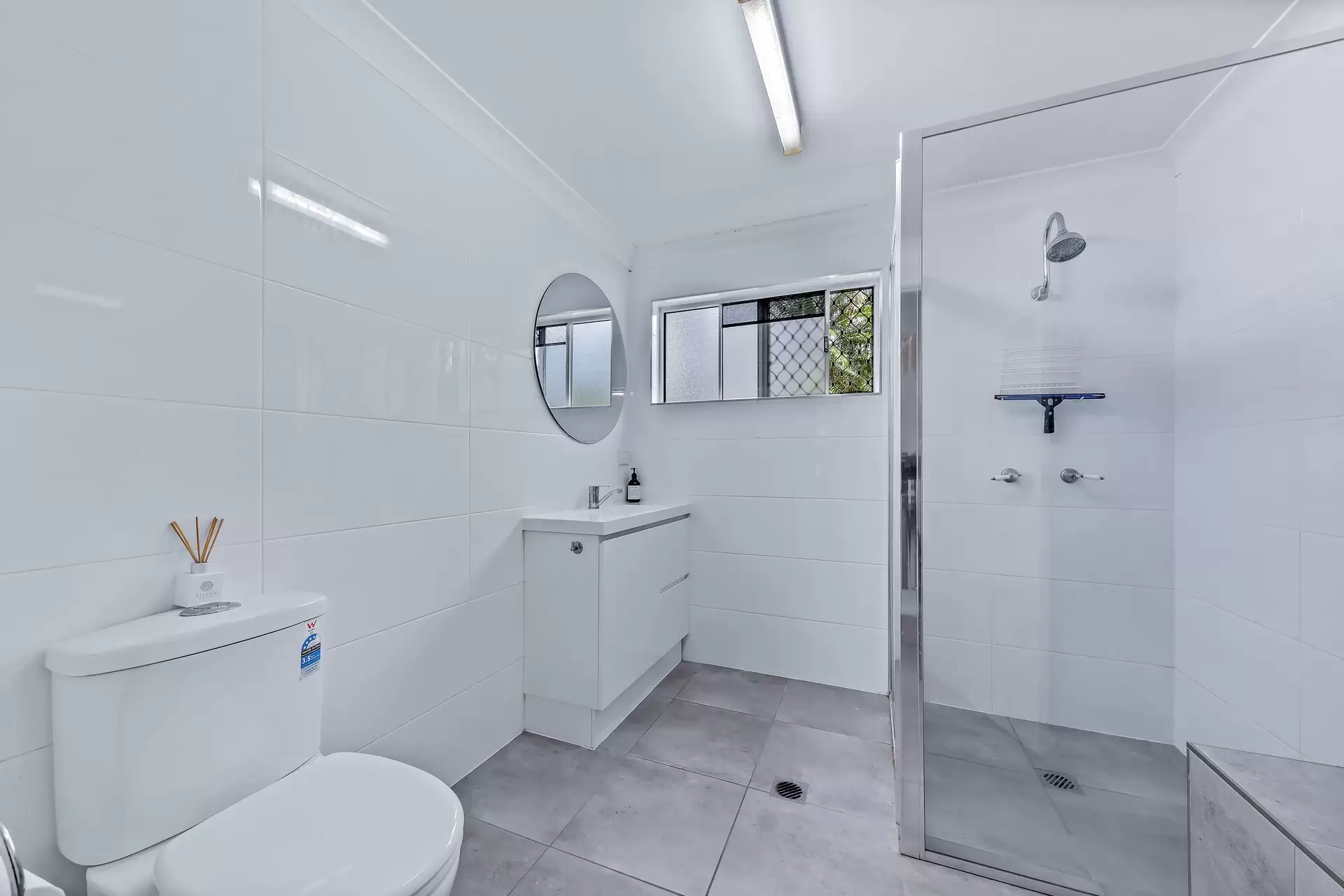 28/24 Pandanus Drive, Cannonvale Sold by Queensland Sotheby's International Realty - image 1