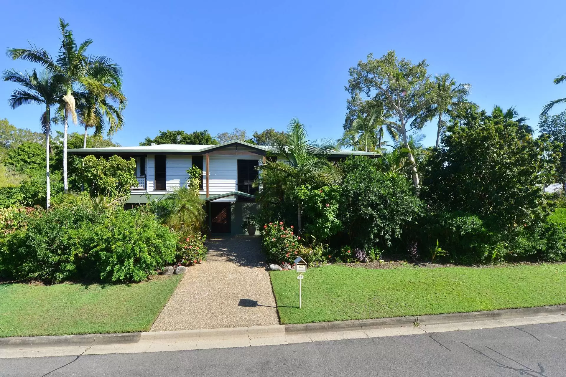 23 Solander Boulevard, Port Douglas Sold by Queensland Sotheby's International Realty - image 1