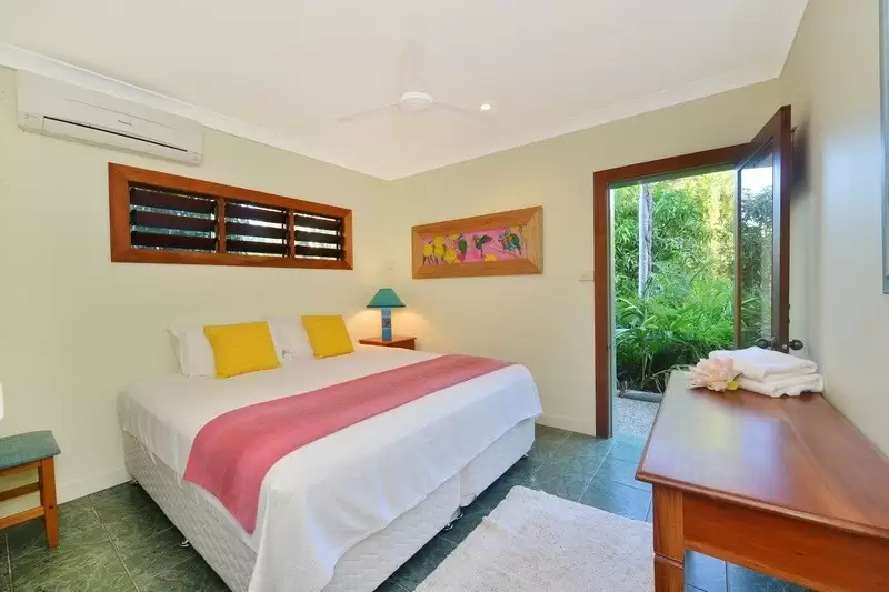23 Solander Boulevard, Port Douglas Sold by Queensland Sotheby's International Realty - image 1