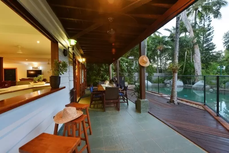 23 Solander Boulevard, Port Douglas Sold by  - image 1