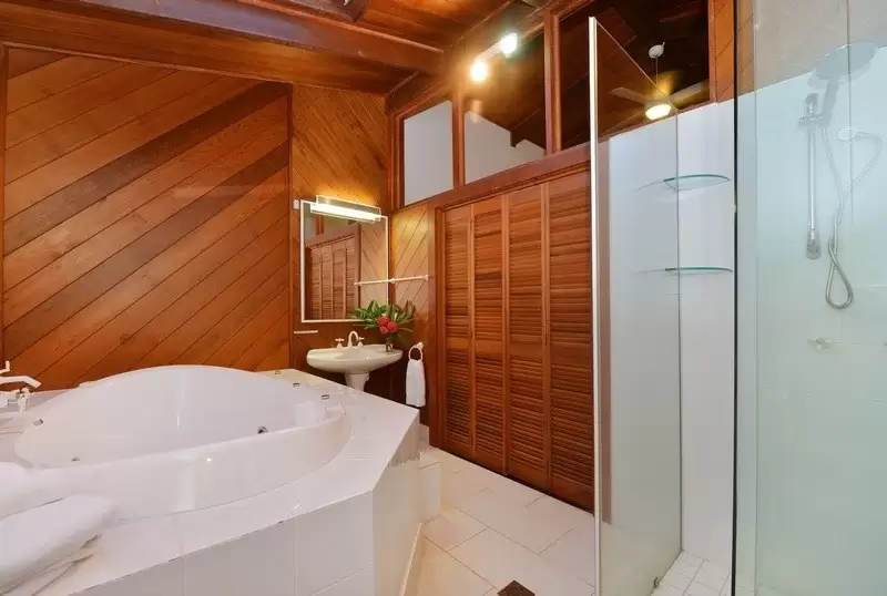 23 Solander Boulevard, Port Douglas Sold by Queensland Sotheby's International Realty - image 1