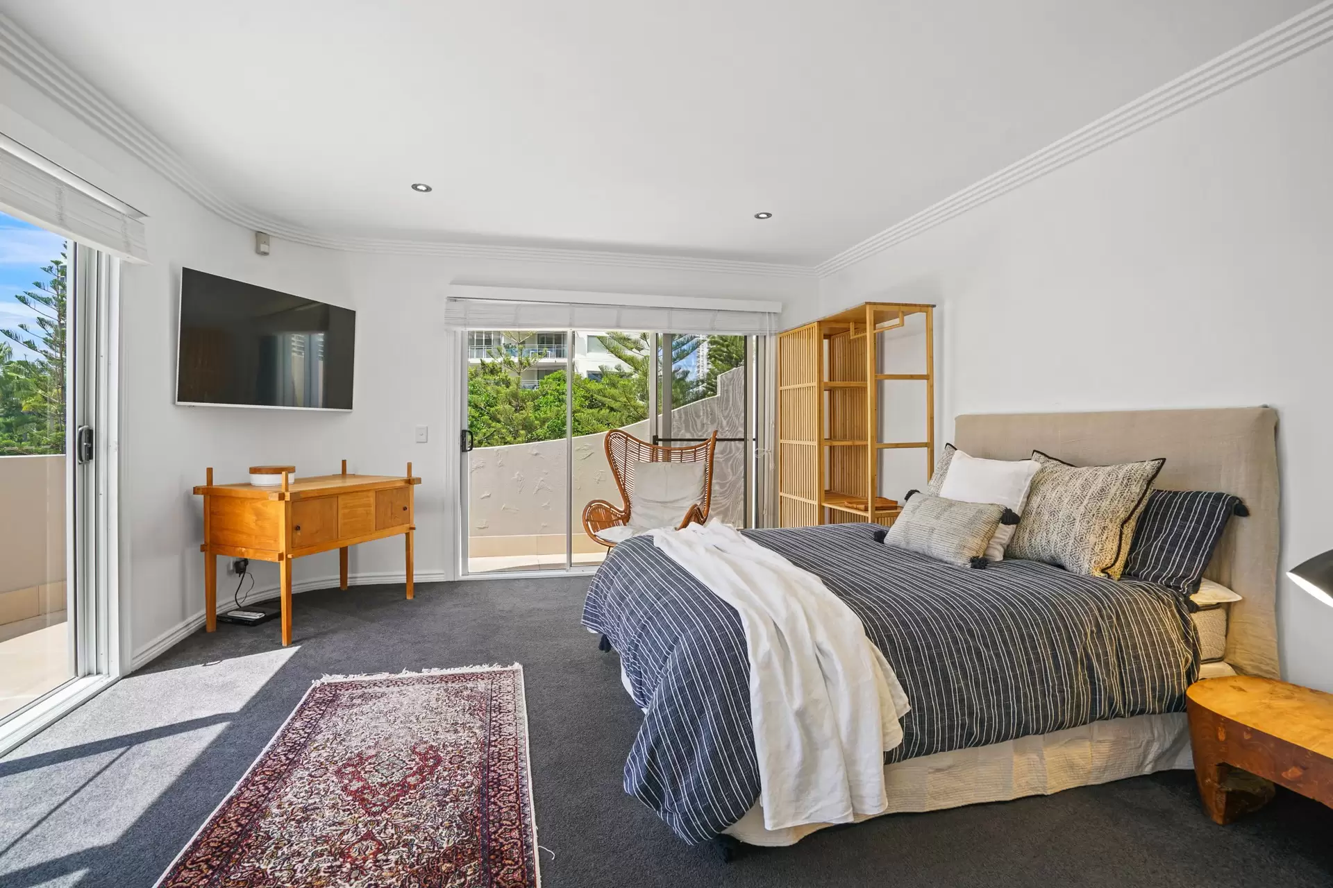 2/42 Tedder Avenue, Main Beach Sold by Queensland Sotheby's International Realty - image 1