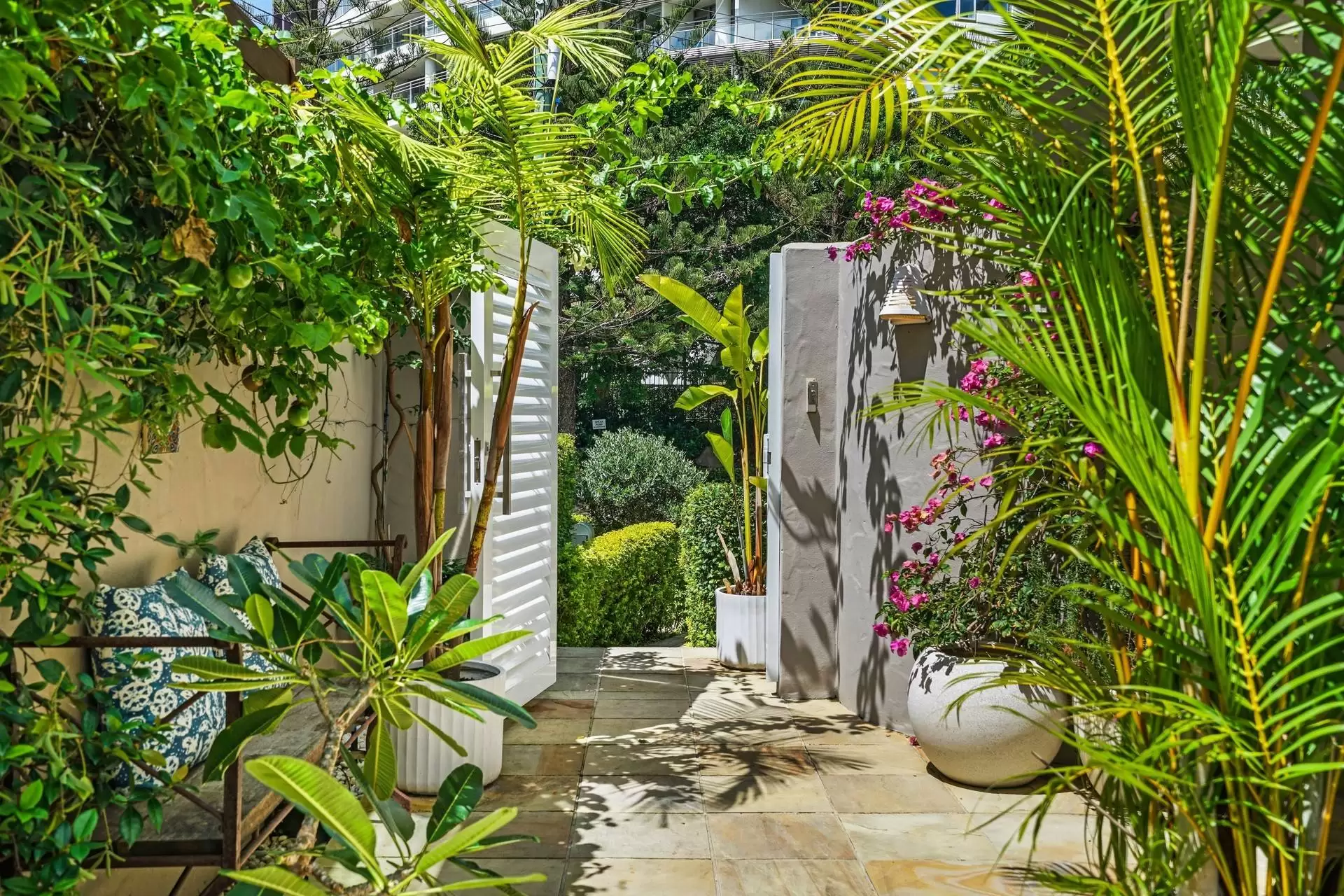 2/42 Tedder Avenue, Main Beach Sold by Queensland Sotheby's International Realty - image 1
