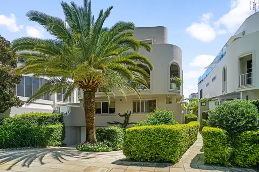 2/42 Tedder Avenue, Main Beach Sold by 