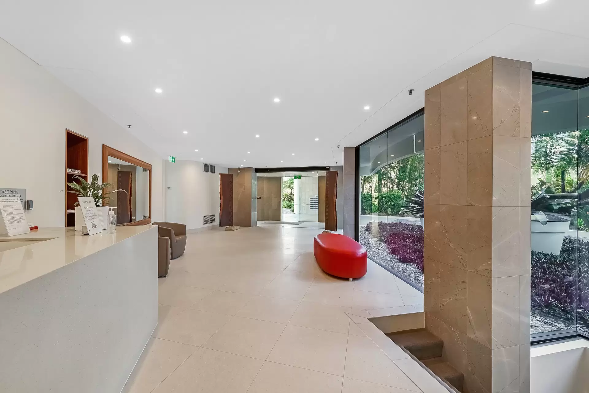 19/3 Cunningham Avenue, Main Beach Sold by Queensland Sotheby's International Realty - image 1