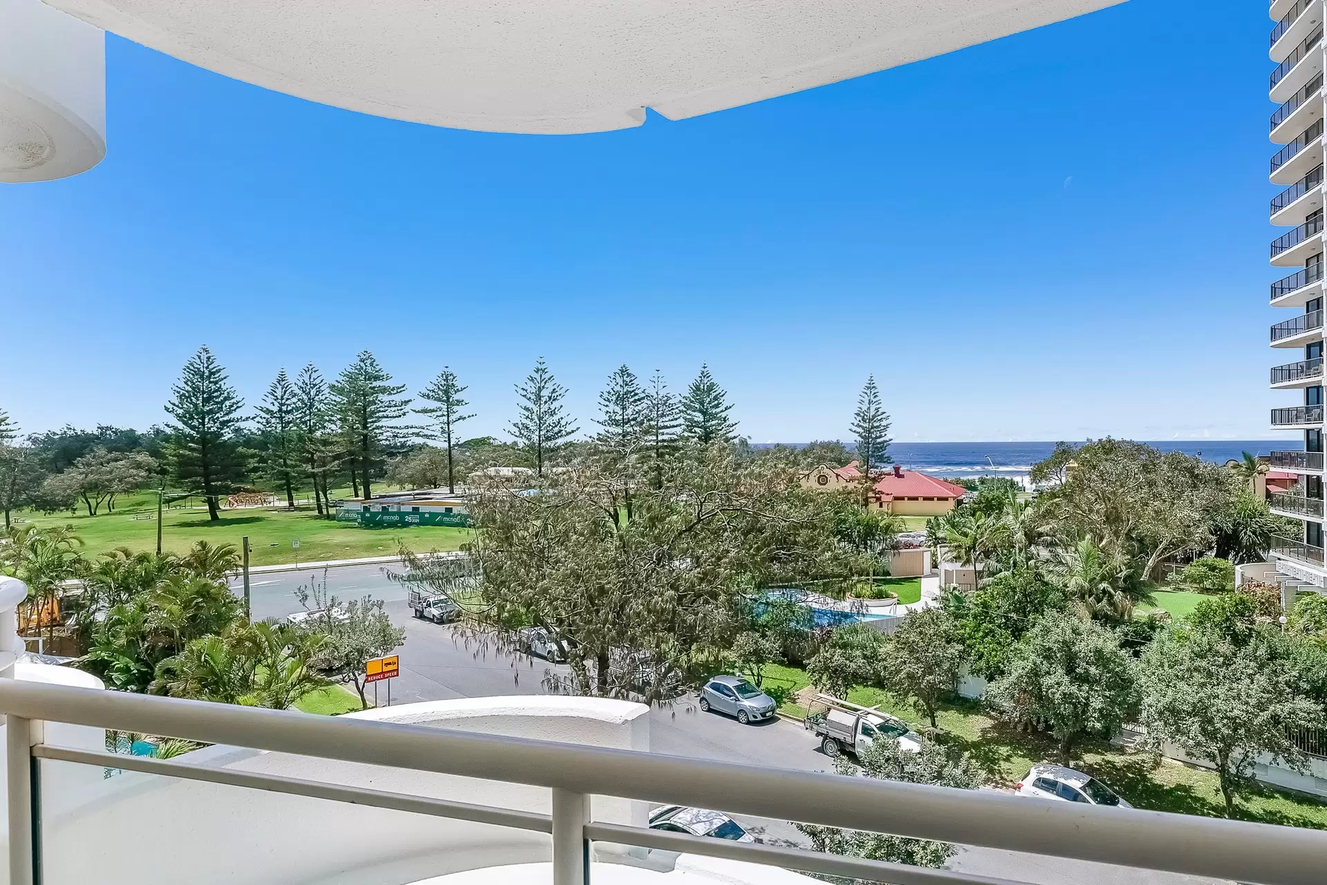 19/3 Cunningham Avenue, Main Beach Sold by Queensland Sotheby's International Realty - image 1