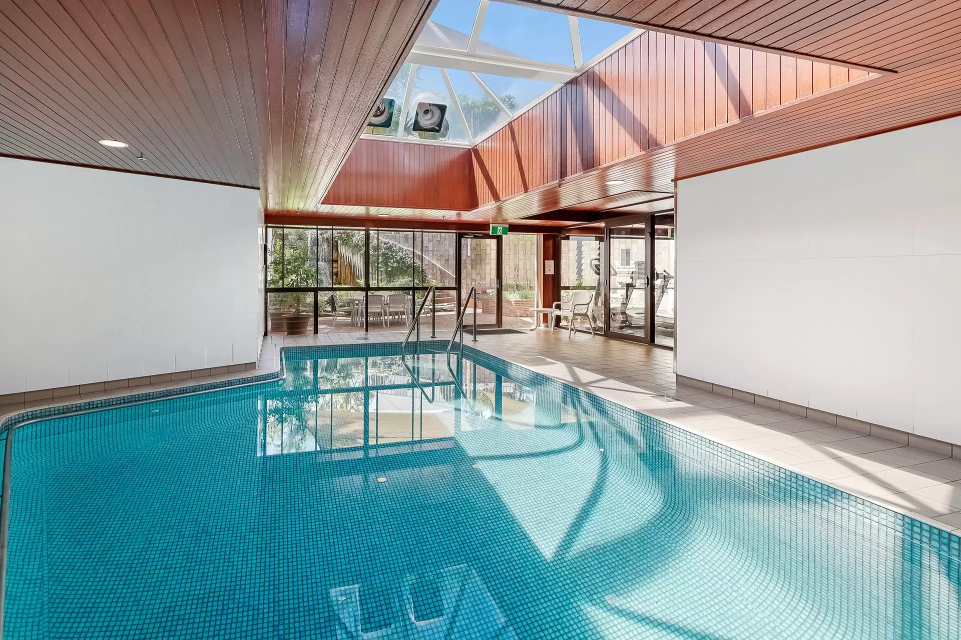 19/3 Cunningham Avenue, Main Beach Sold by Queensland Sotheby's International Realty - image 1