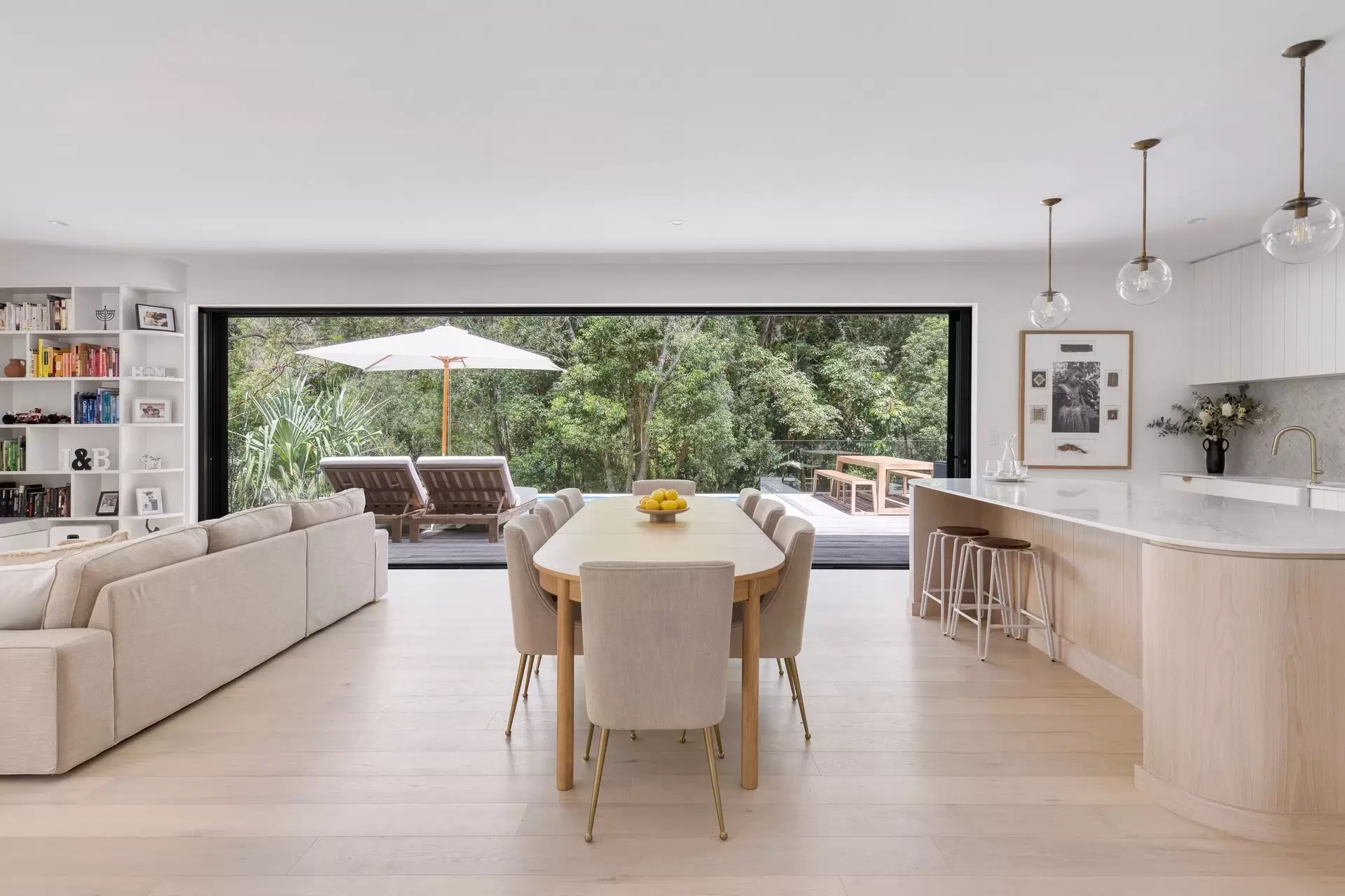 70 Monday Drive, Tallebudgera Valley Sold by Queensland Sotheby's International Realty - image 1