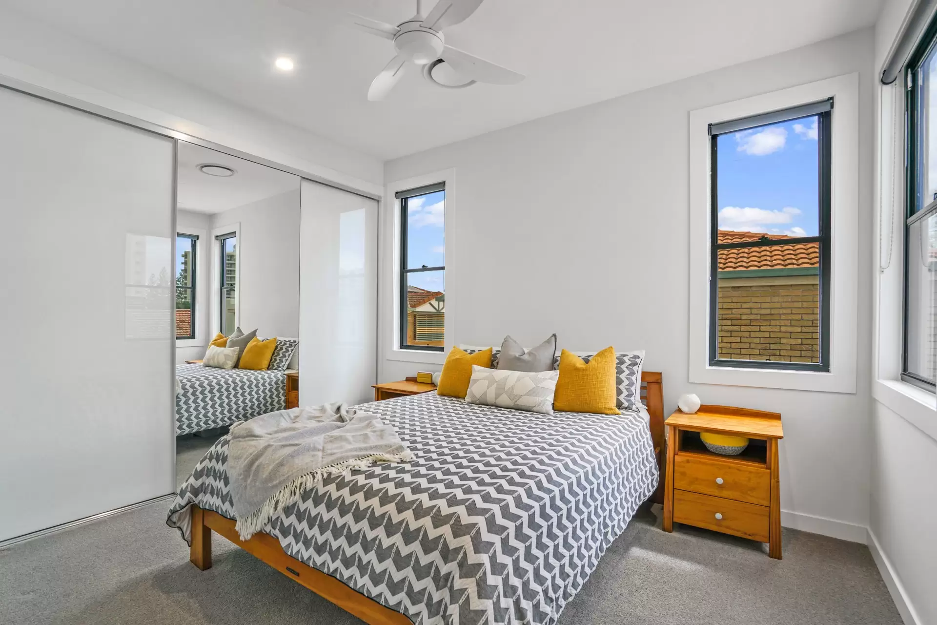 1/3 Anzac Parade, Burleigh Heads Sold by Queensland Sotheby's International Realty - image 1