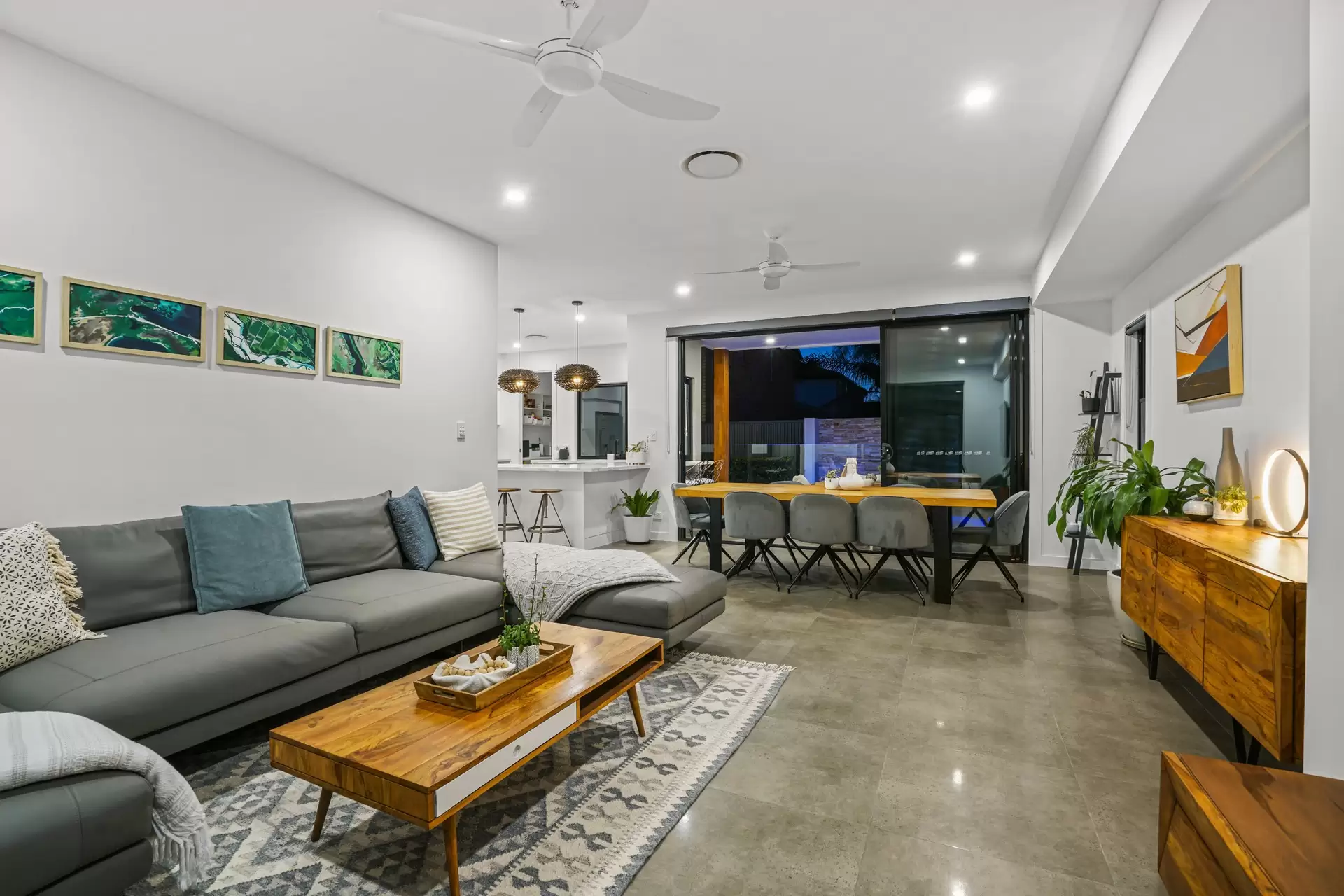 1/3 Anzac Parade, Burleigh Heads Sold by Queensland Sotheby's International Realty - image 1