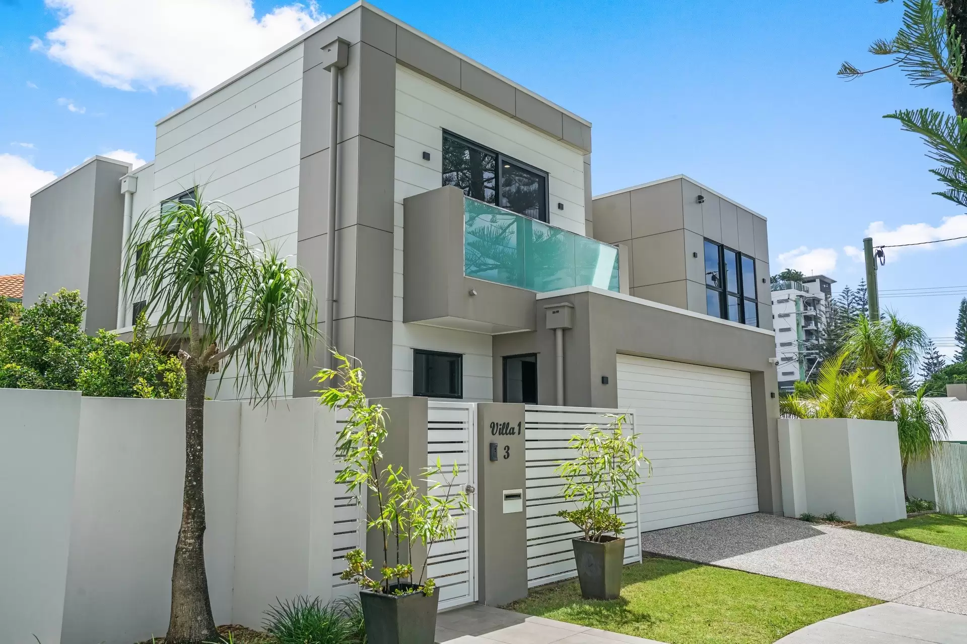 1/3 Anzac Parade, Burleigh Heads Sold by Queensland Sotheby's International Realty - image 1