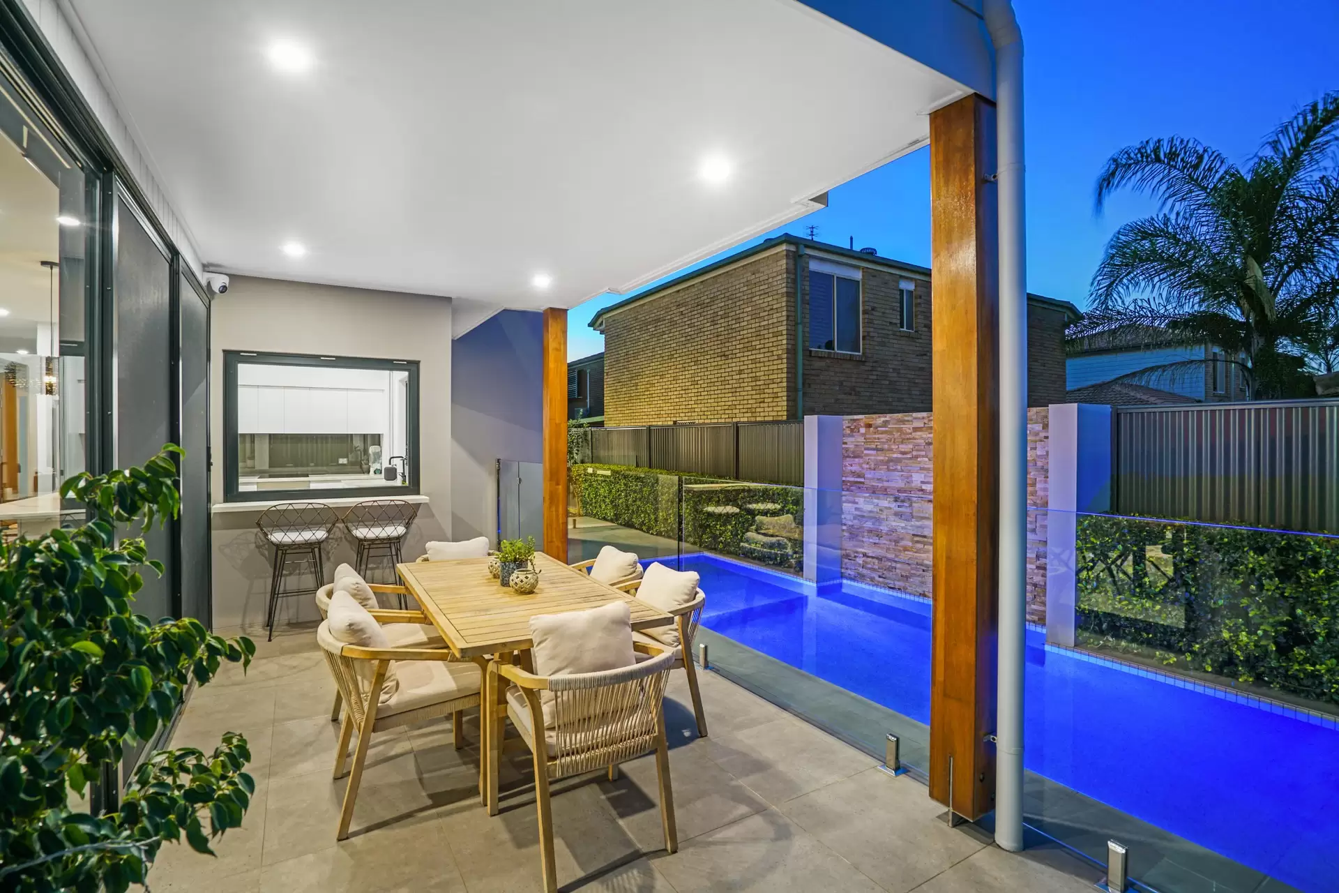 1/3 Anzac Parade, Burleigh Heads Sold by Queensland Sotheby's International Realty - image 1