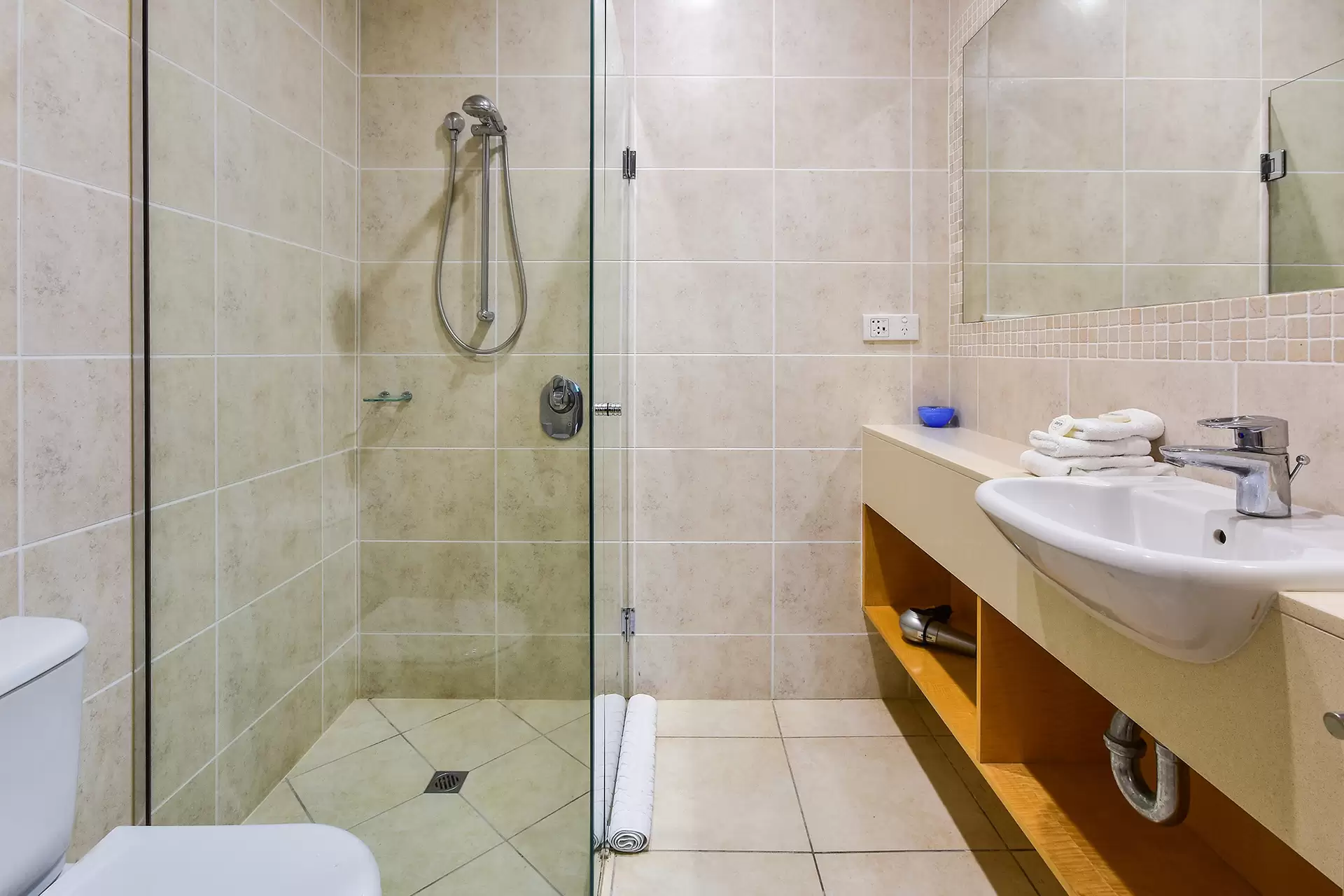 Pavillions 23, 1 Airport Drive, Hamilton Island For Sale by  - image 1