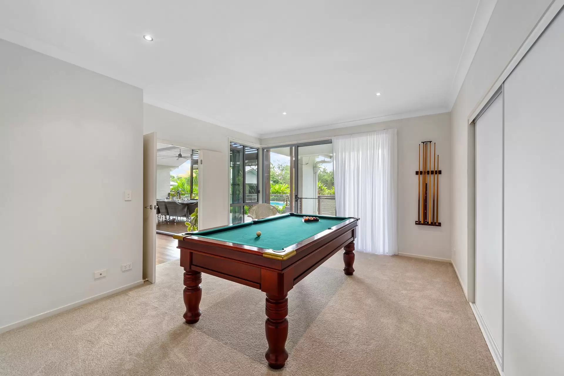 393 London Road, Belmont Sold by Queensland Sotheby's International Realty - image 1