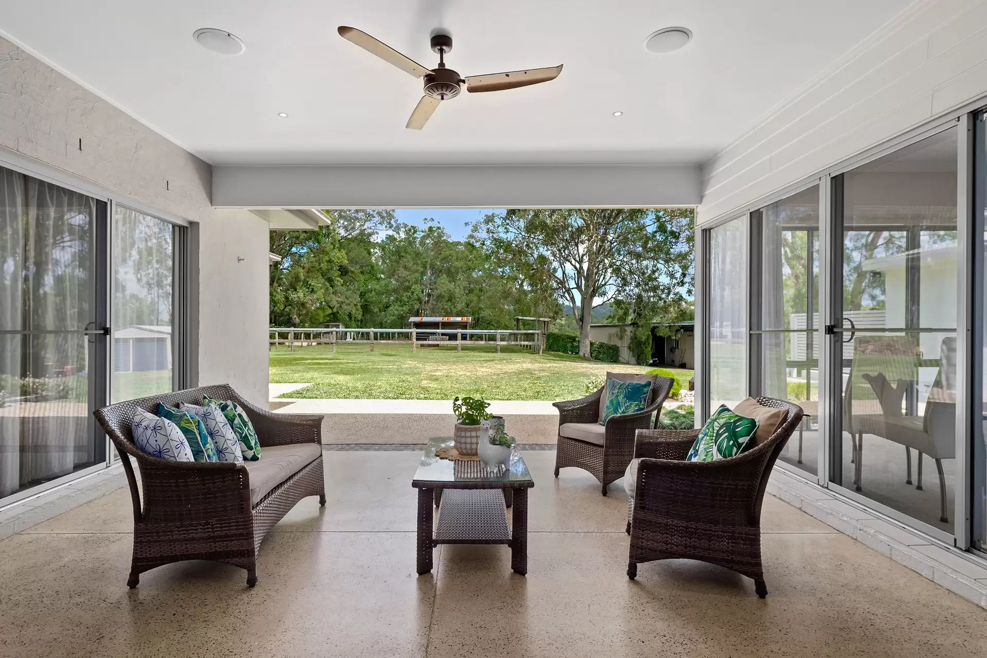 393 London Road, Belmont Sold by Queensland Sotheby's International Realty - image 1