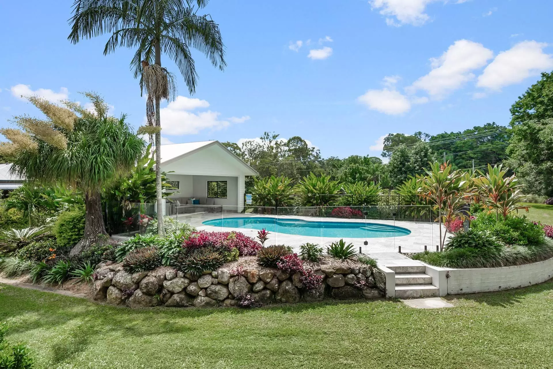 393 London Road, Belmont Sold by Queensland Sotheby's International Realty - image 1