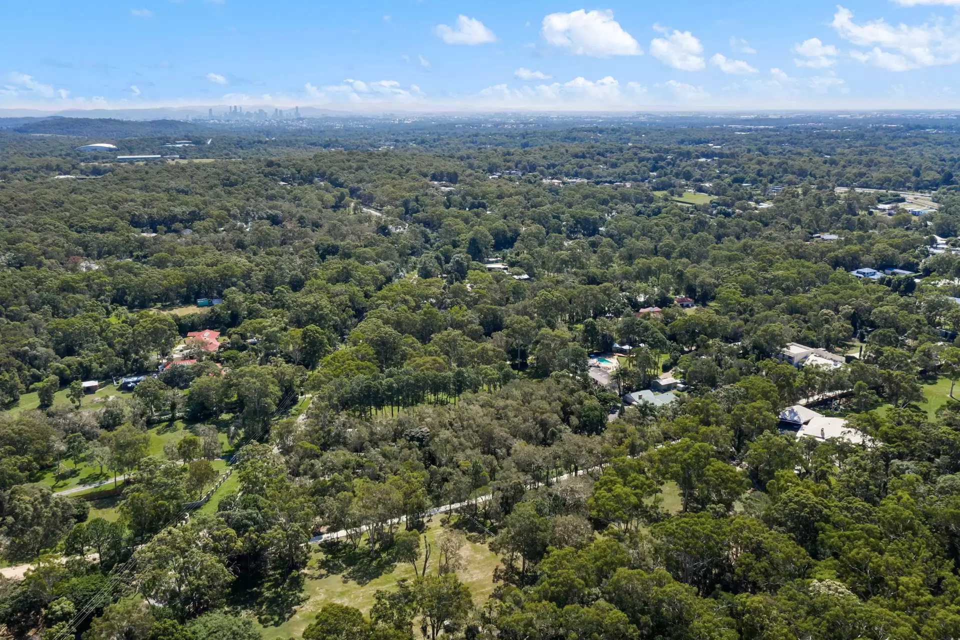 166 Warriewood Street, Chandler Sold by Queensland Sotheby's International Realty - image 1