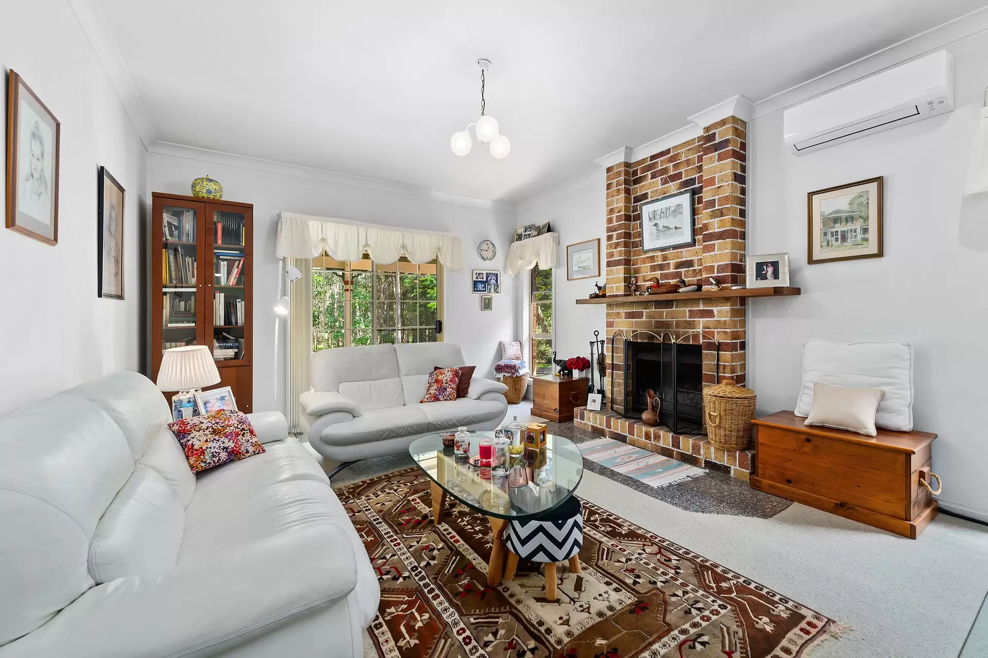 166 Warriewood Street, Chandler Sold by  - image 1