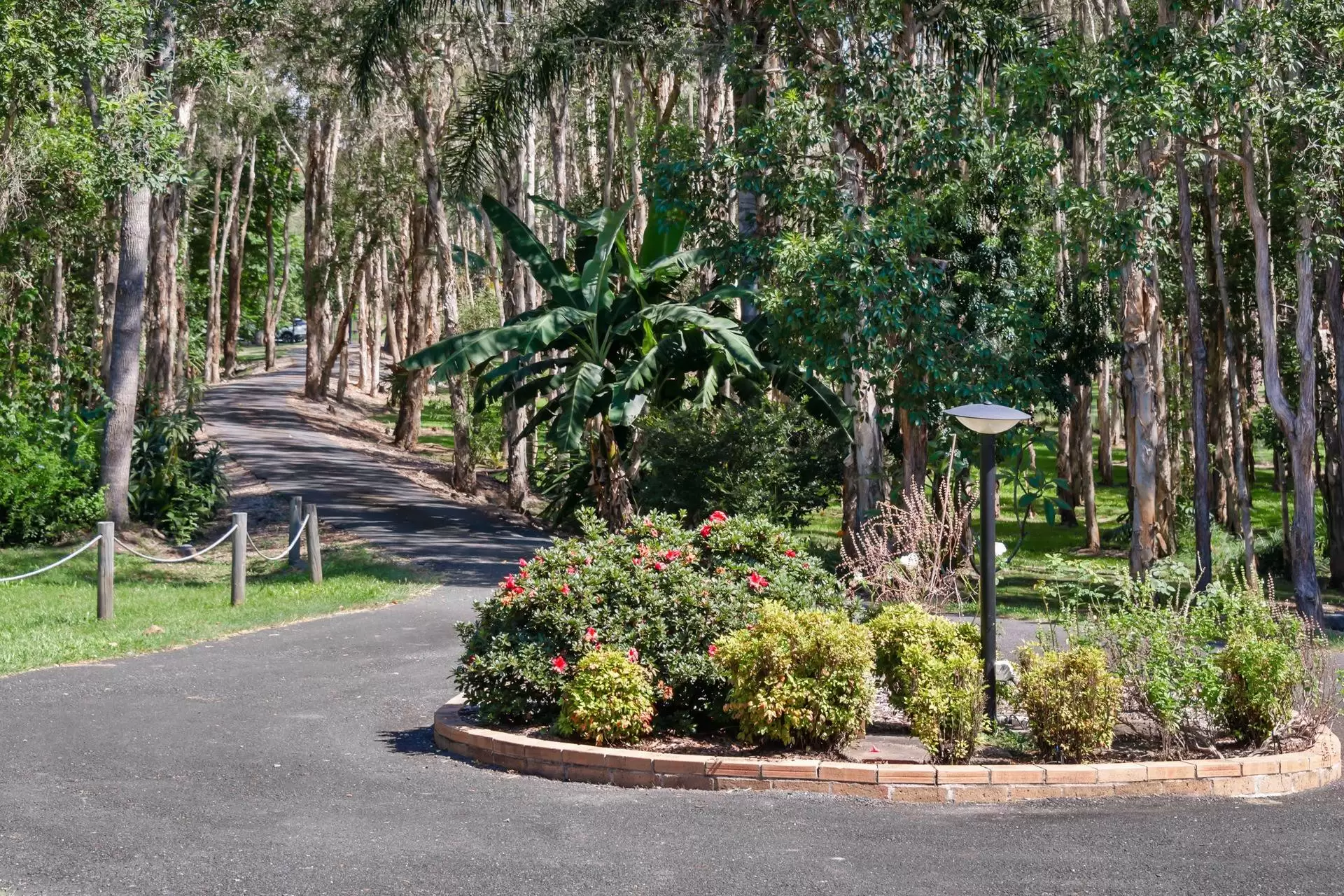 166 Warriewood Street, Chandler Sold by Queensland Sotheby's International Realty - image 1