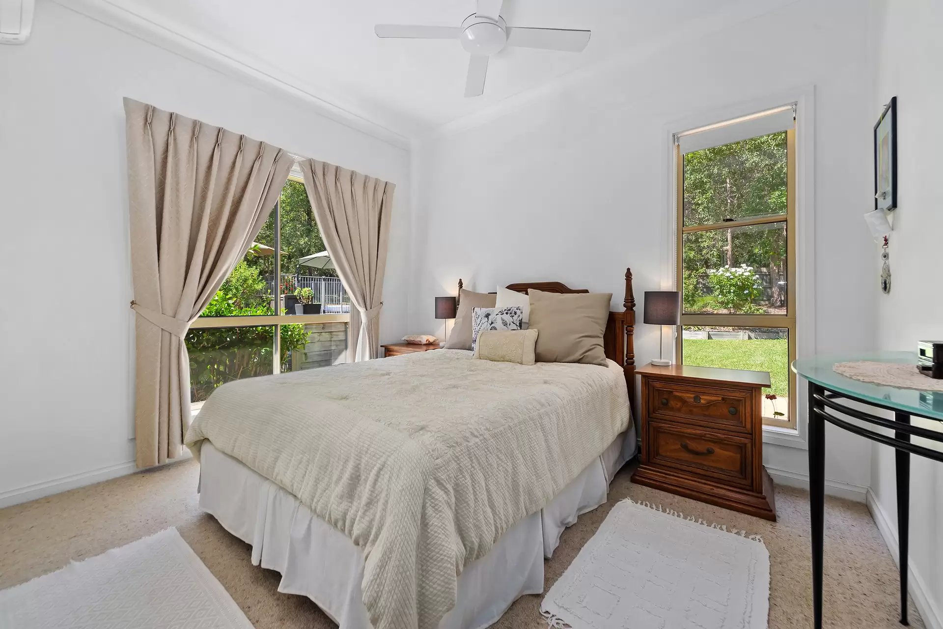 166 Warriewood Street, Chandler Sold by Queensland Sotheby's International Realty - image 1