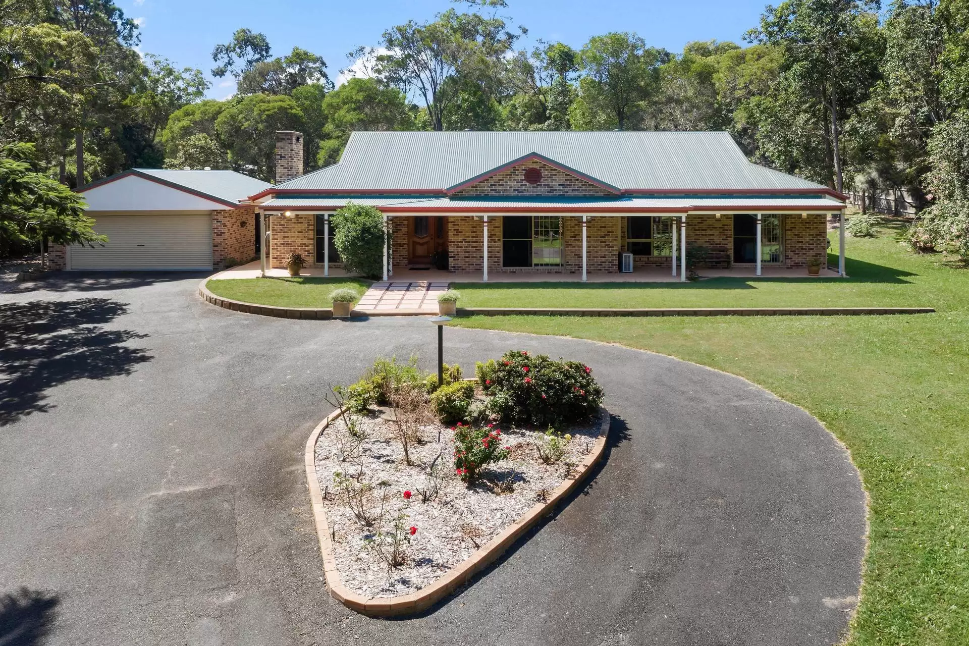 166 Warriewood Street, Chandler Sold by  - image 1
