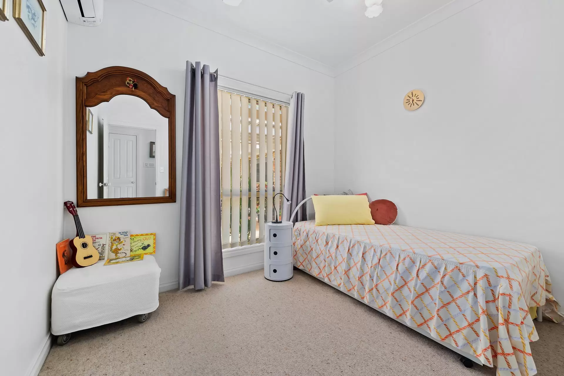 166 Warriewood Street, Chandler Sold by Queensland Sotheby's International Realty - image 1