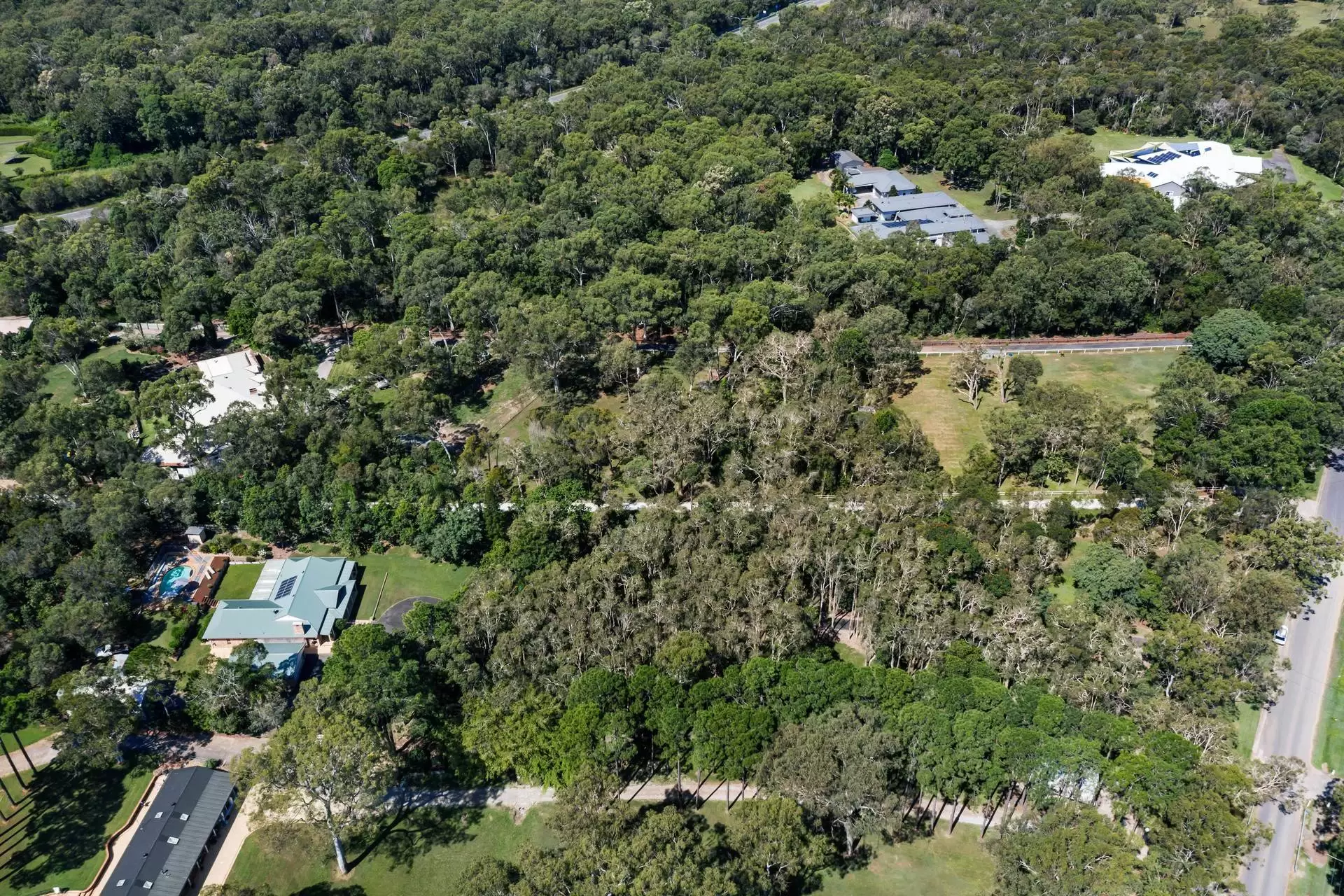 166 Warriewood Street, Chandler Sold by Queensland Sotheby's International Realty - image 1